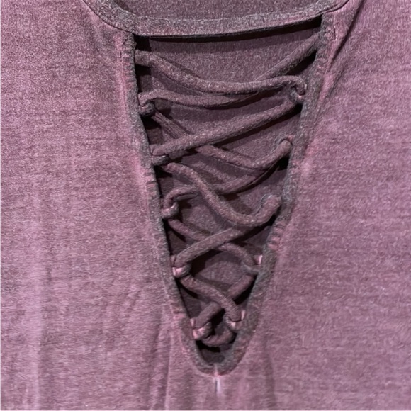 Me To We | V-Neck Lace-up Short Sleeve Top - Picture 8 of 10